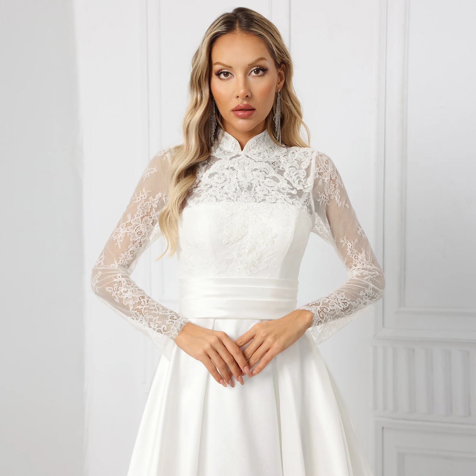 Long Sleeve Open Back Elegant Wedding Dress Lace A-Line Bridal Wedding Dress with Small Train Bridesmaid Wedding Dress