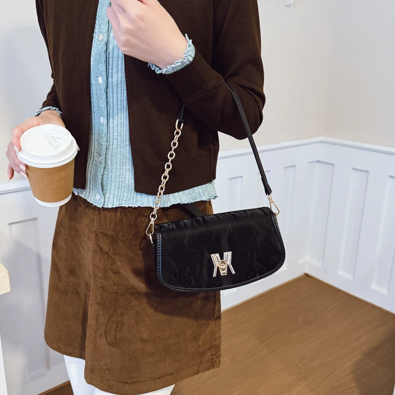 

Classic Ladies Handbag Timeless Leather-Like Tote Bag with Reinforced Bottom Ideal for Daily Use Office Work and Shopping Sprees