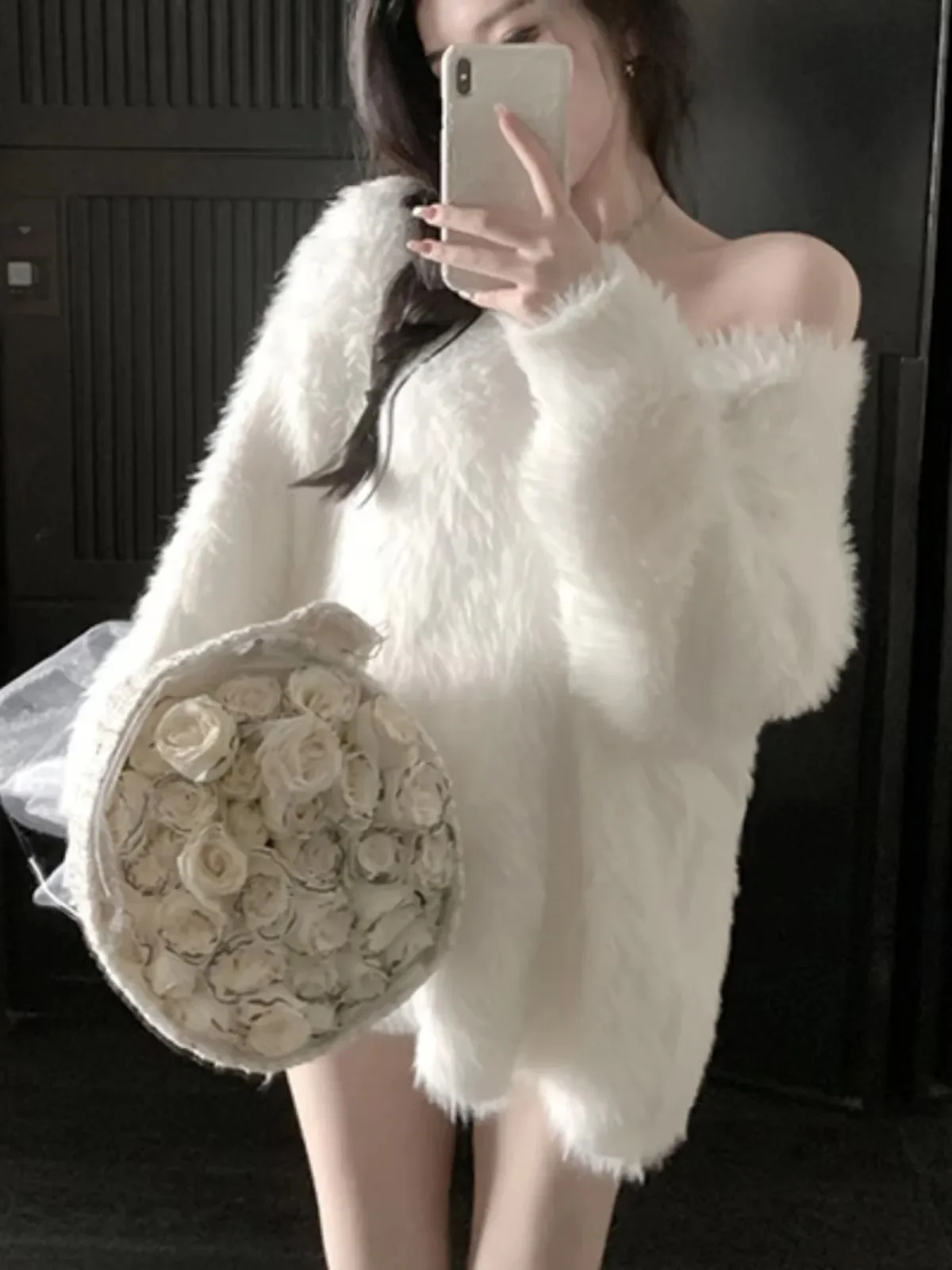 الخريف الشتاء أفخم الخامس الرقبة سترة فضفاضة للنساء شارع العليا شيك الصوفية طويلة الأكمام البلوز سيدة شعر سترة طويلة 2025 جديد