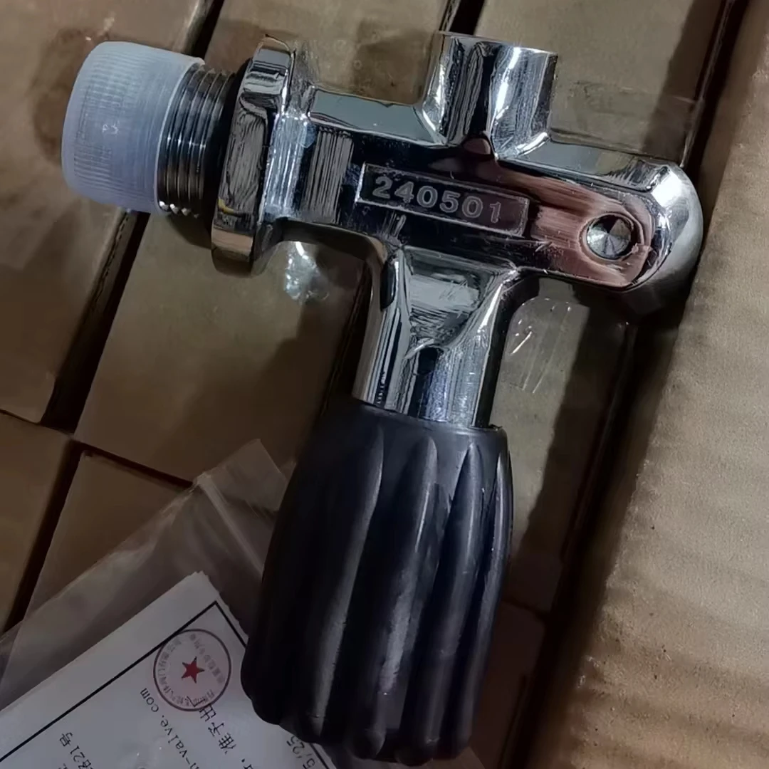 

Diving Cylinder Valve Inlet G3/4 3/4"-14 NPSM Thread Outlet DIN Yoke in HPB59-1