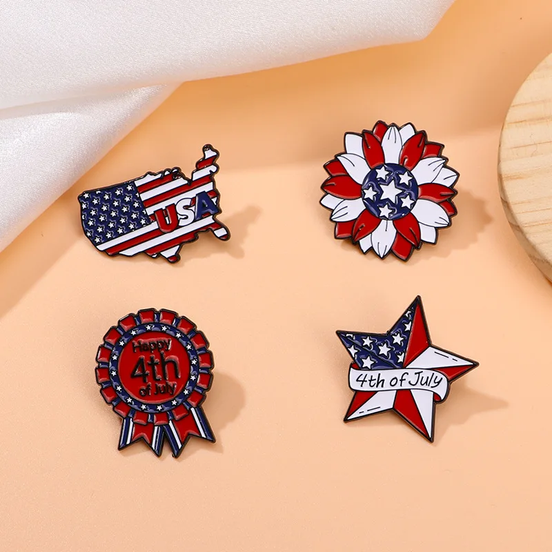 Classic USA America Flag Brooch Pin For Men Women 4th of July American Independence Day Enamel Brooch Pin Lapel Badges