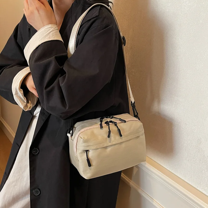 

Sporty Chic Nylon Shoulder Bag Women‘s Lightweight Mini Crossbody Bag for Phone Small Square Bags for Travel Daily Use Shopping