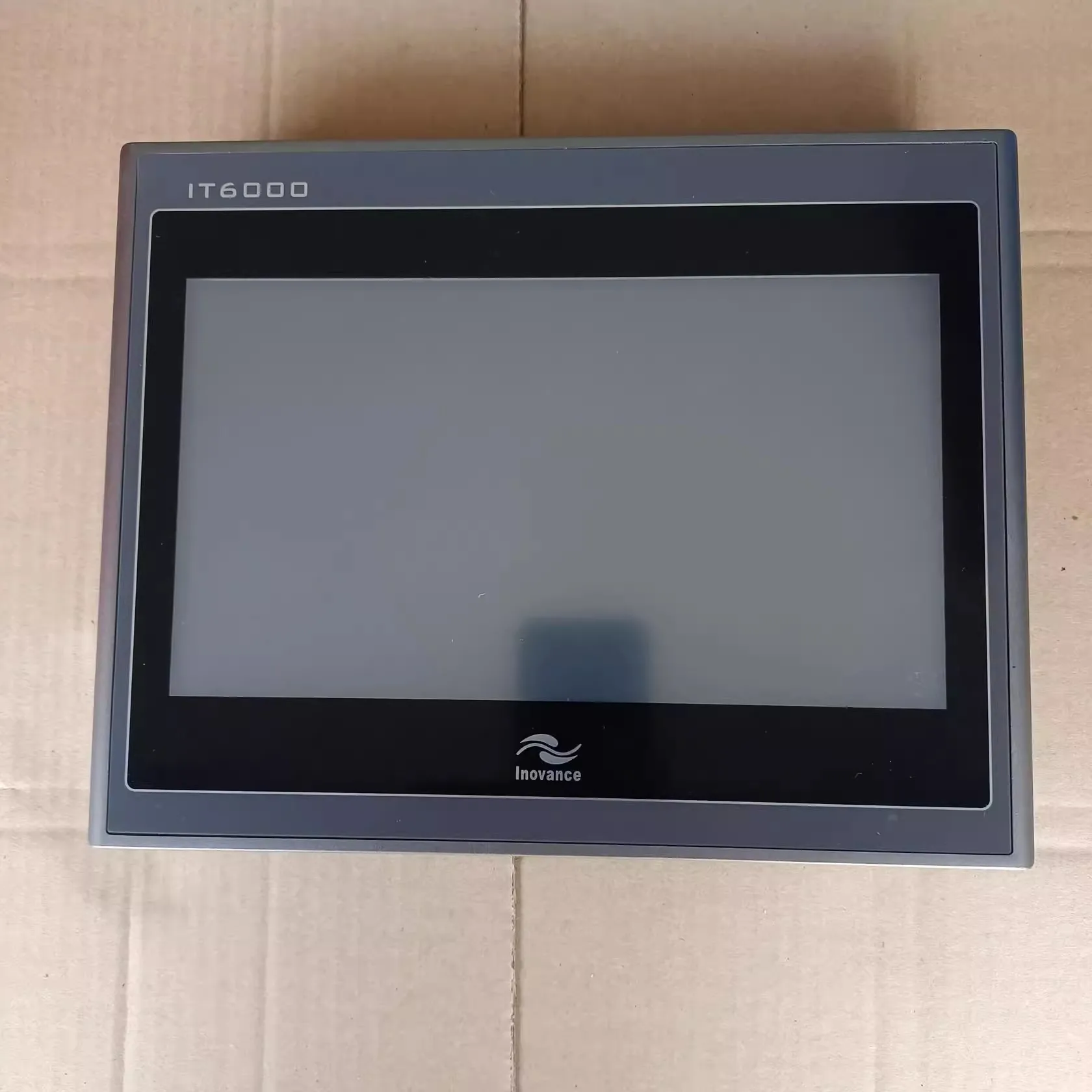 ユニークな真新しいオリジナル IT7070T IT7000 シリーズ高性能 HMI 利用可能な人間機械インターフェイス Inovance