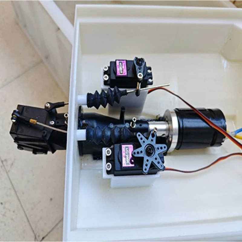 Łódź RC 67cm 1/30 Hong Kong średniej wielkości łódź zdalnie sterowana policji wodnej z pompy rozpylającej z możliwością zmiany kierunku, zestaw modelu łodzi RC, zabawka dla dorosłych.