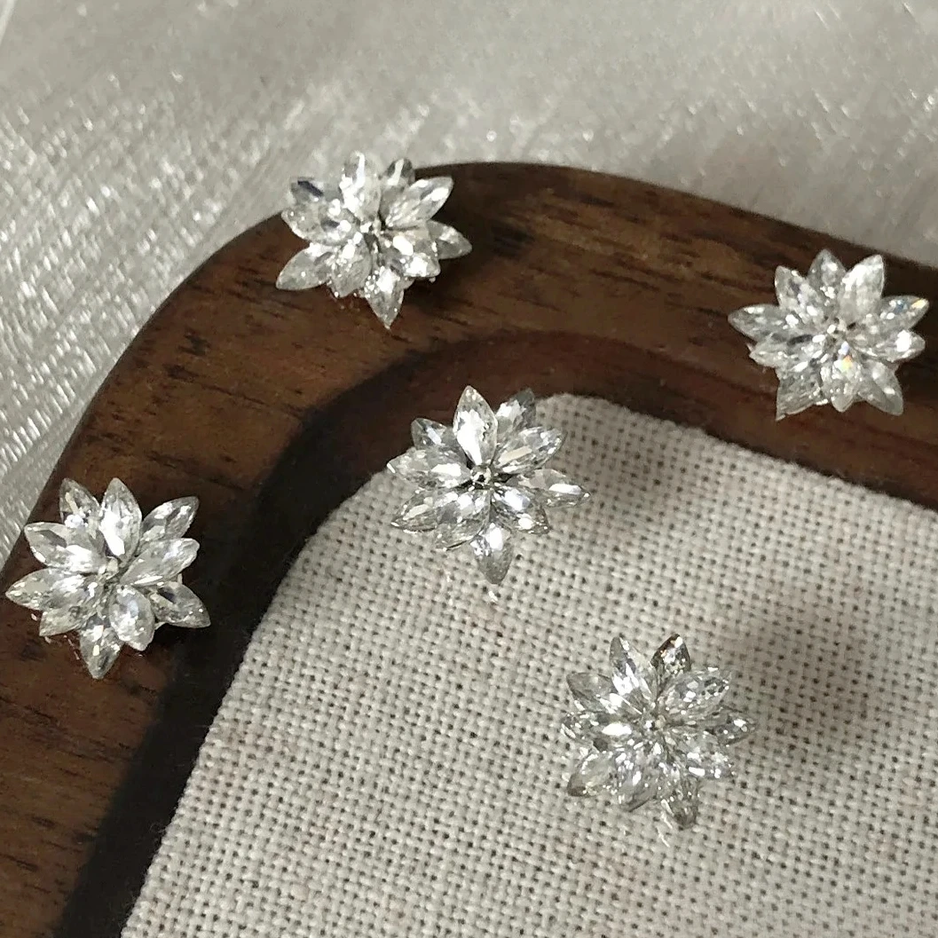 Delicate White Champagne Snowflake Zircon Shiny Snowflake Rhinestone Crystal Star Glitter Nail Charms Art Accessories Decoration