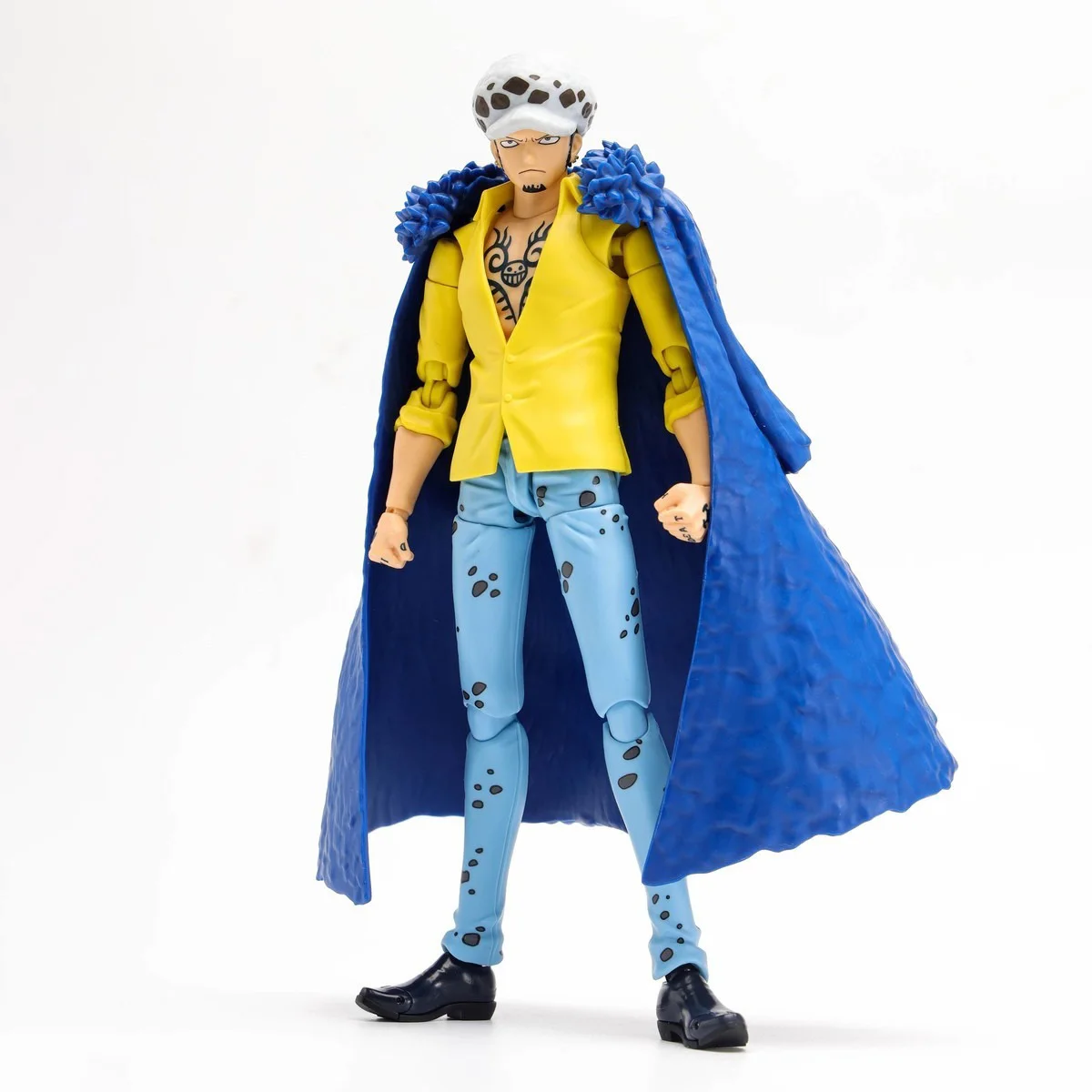Bandai – Kit de modèles authentiques, une pièce, figurine d'anime S.H.Figuarts Trafalgar D Water Law, articulations de figurines d'action, modèle mobile, jouets cadeaux