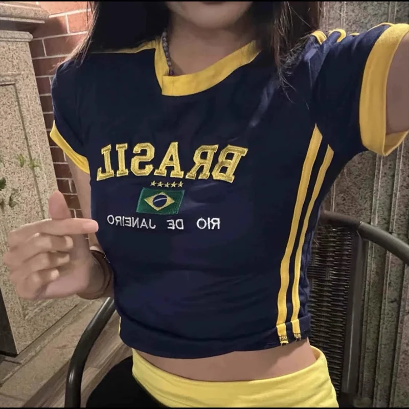 Top de corte gótico bordado con letras brasileñas, ropa de calle a cuadros para bebé, camiseta retro de manga corta Y2k, ropa de verano 2024 EMO