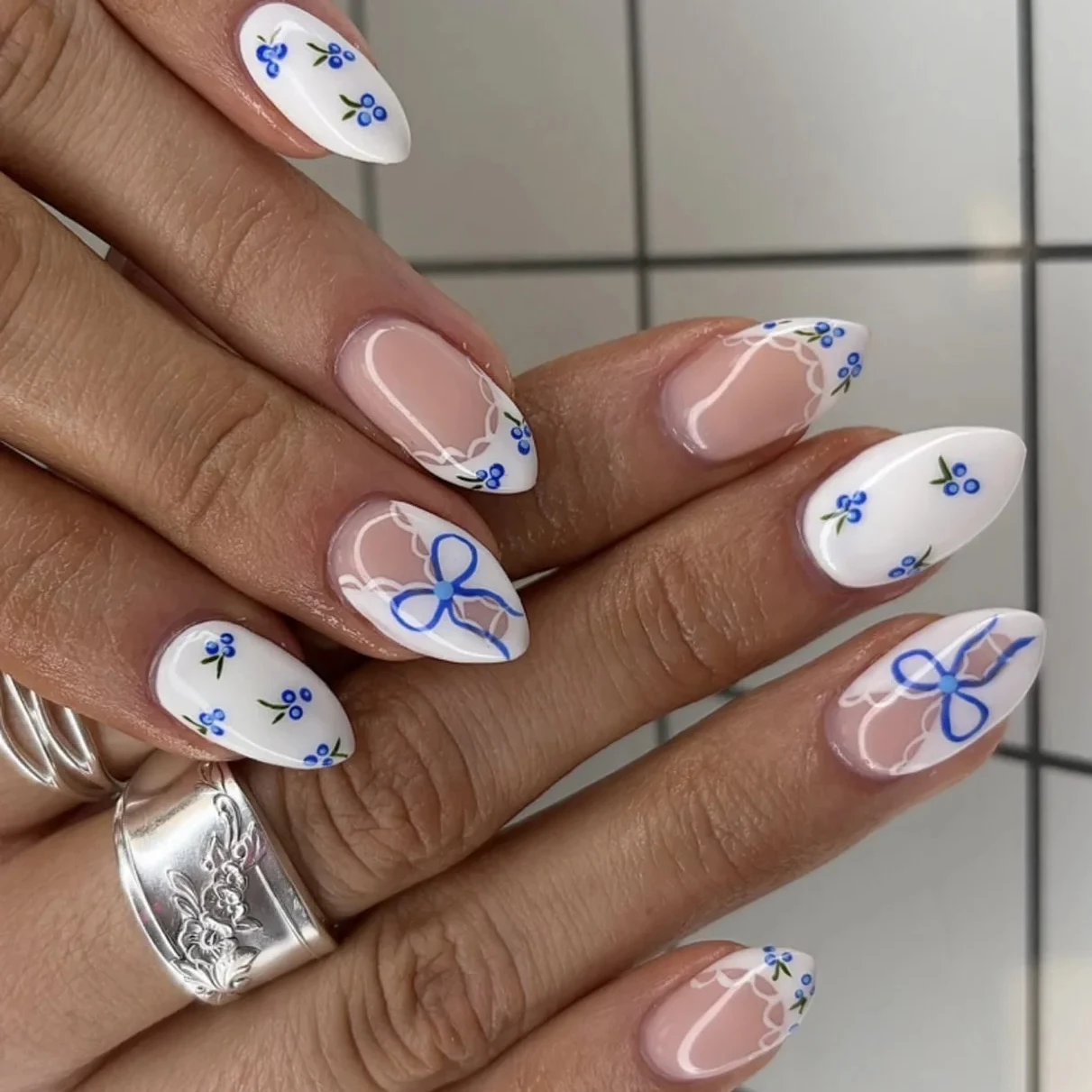 

French White Lace Blue Bowknot Chinese Style Flowers Snake Almond False Nails Long Pointed Fake Nails Art Press on Nails Charms