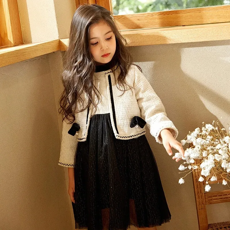 بدلة طفلة 2025 نمط جديد للربيع والخريف موضة جديدة وفستان معطف جميل مكون من قطعتين ملابس خارجية للأطفال #4