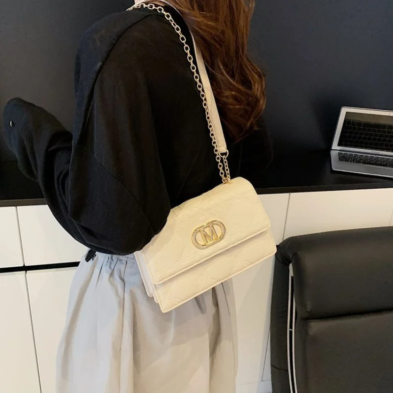 

Luxury Women's Hand Bags Made Of Premium Leather Boasting Casual Simple Vintage And Famous Daily Style​