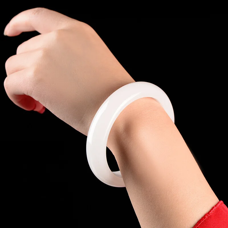 

Hetian Jade White Jinsi Suet Girl's Jadeware Bracelet Natural Exquisite Artistic Retro