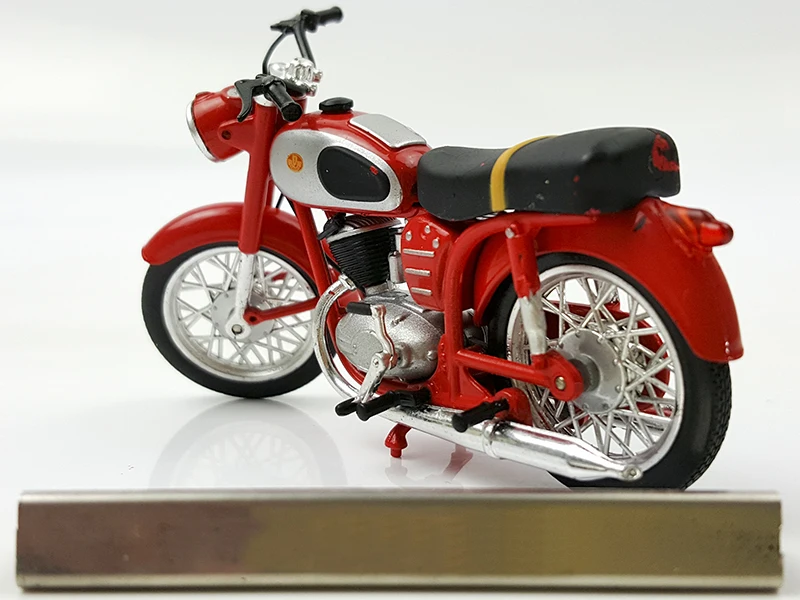 Rare 1:24 red pm250 Vintage Motorcycle Model  Semi alloy finished product model