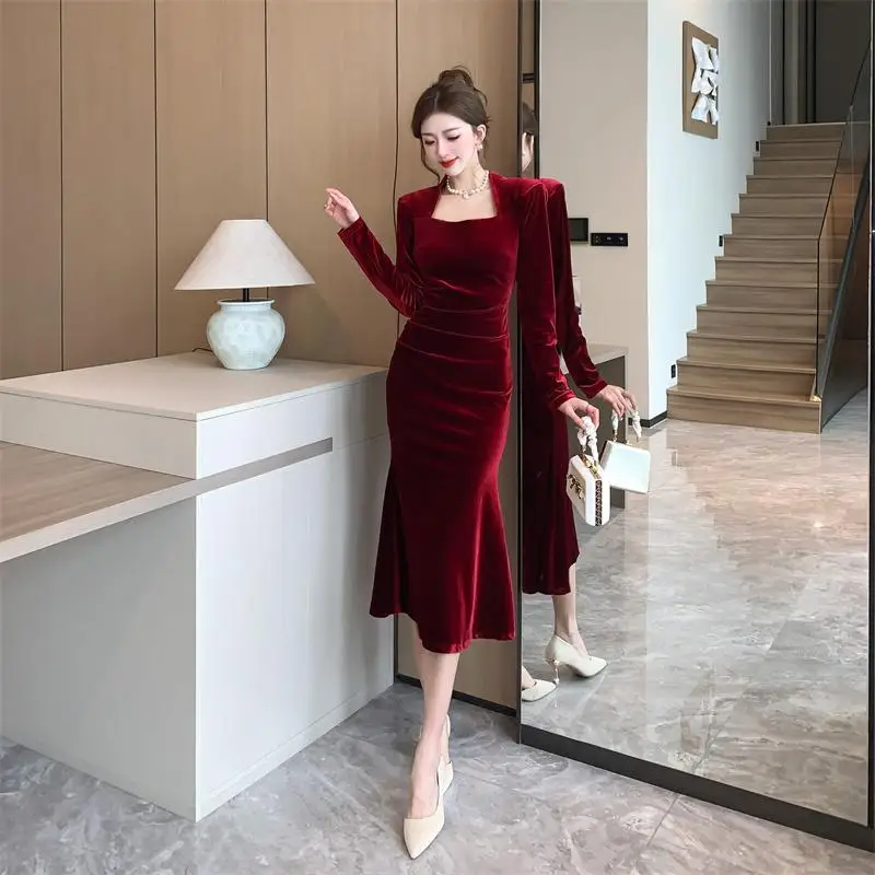 Socialite\'s Golden Velvet Fish Tail Long Dress Women\'s Red High-end Temperament Waist Cinching Dress Light Luxury Hip Hugging