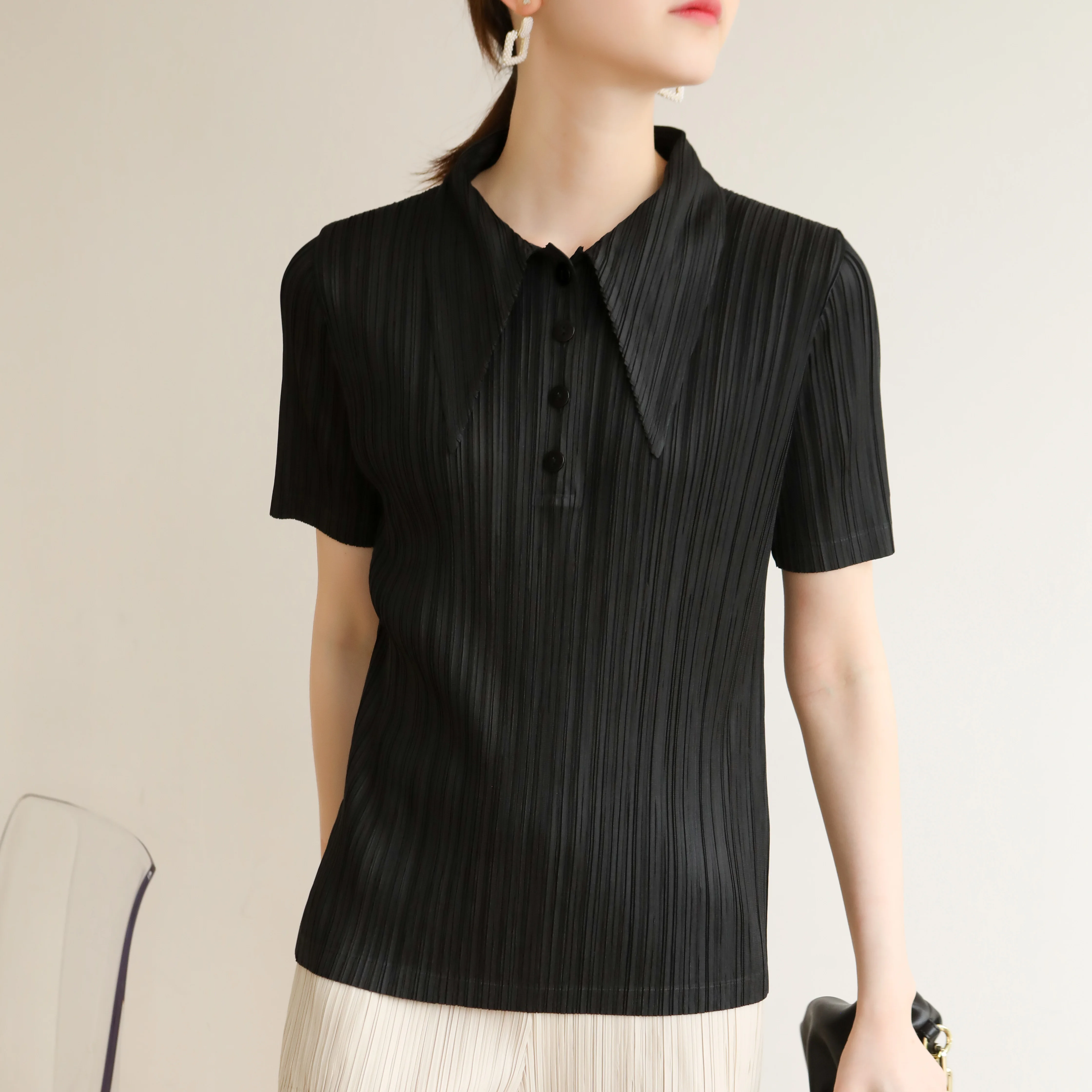 Quality 2022 Summer Miyake pleated temperament commuter versatile elegant fashion T-shirt