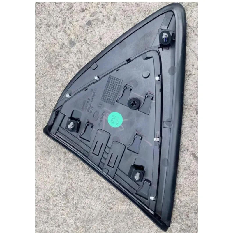 Rear Triangle Window Exterior Trim Panel Automobile 39107897 Left Right Genuine for Buick Regal 2018 2019 2020 2021 2022 2023