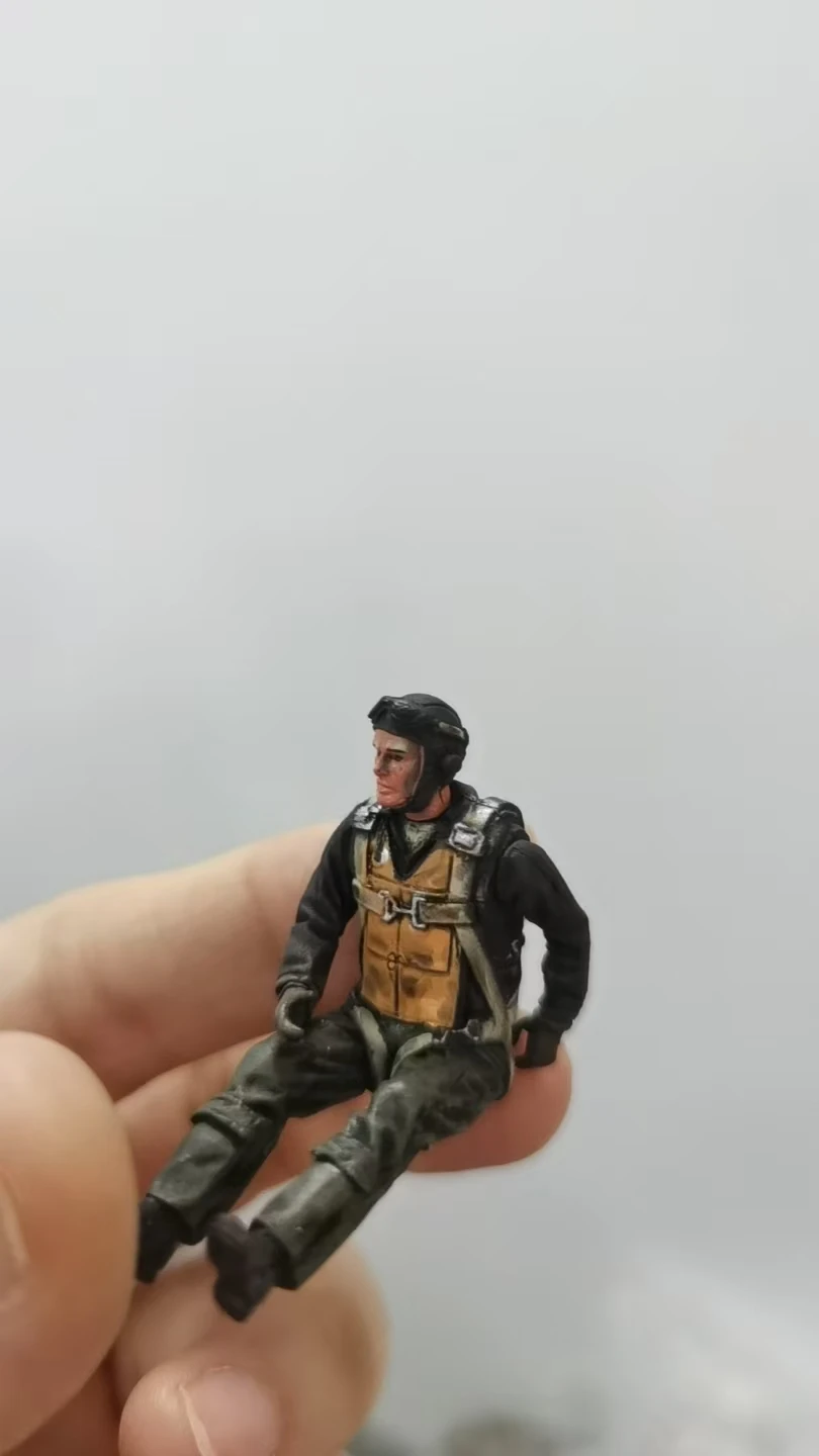 Miniature Pvc Model 1/35 Pilot Scene Decor