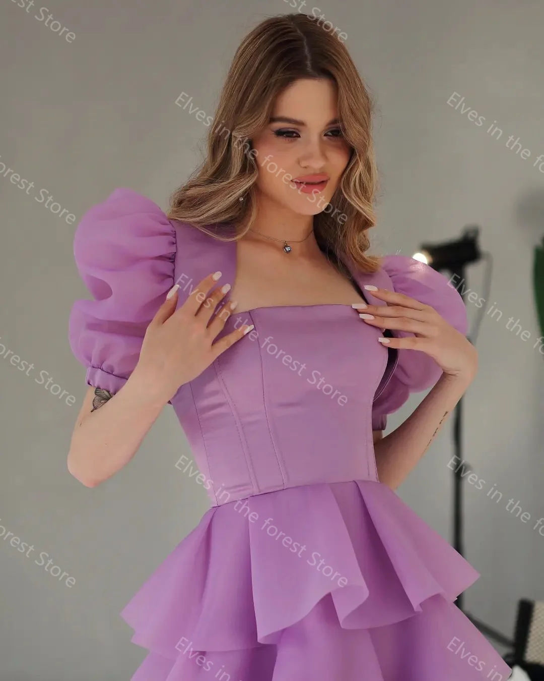 Vintage Purple Cocktail Dresses for Women Charming Tiered Short Prom Gowns with Cape Glamorous Mini Homecoming Party Skirts