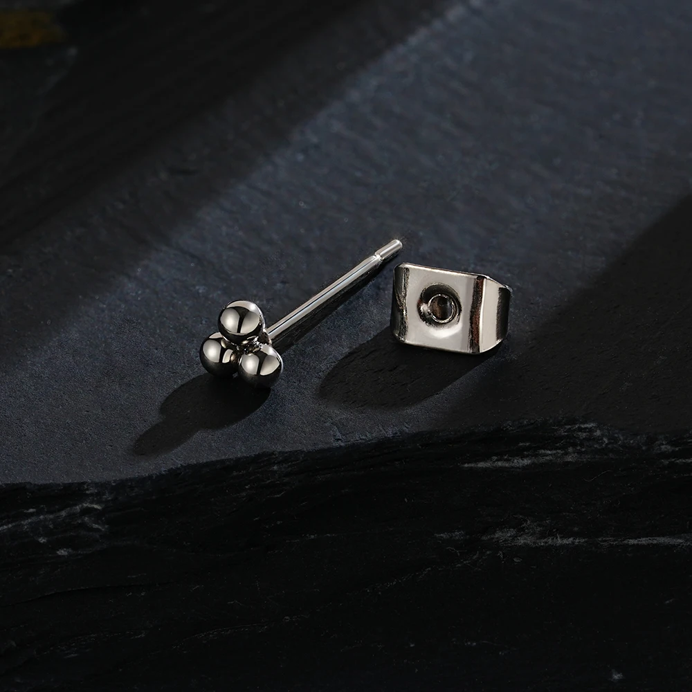 1 Pair Right Grand ASTM F136 Titanium Trinity Bead Cartilage Earrings 20G Push Back Helix Stud Earlobe Earrings