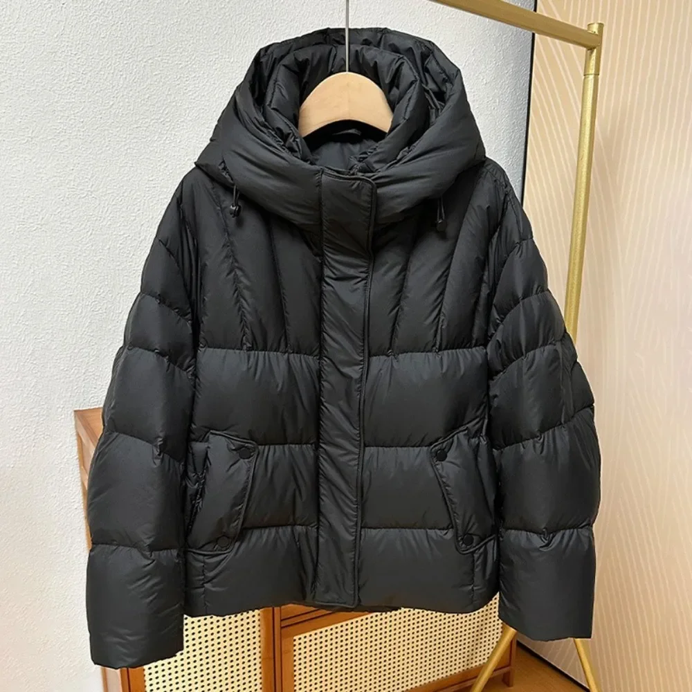 

2025 Women Thick Warm Parkas Loose 90% White Duck Down Feather Coat New Ultra Light Warm Hooded Bread Puffer Down Jacket