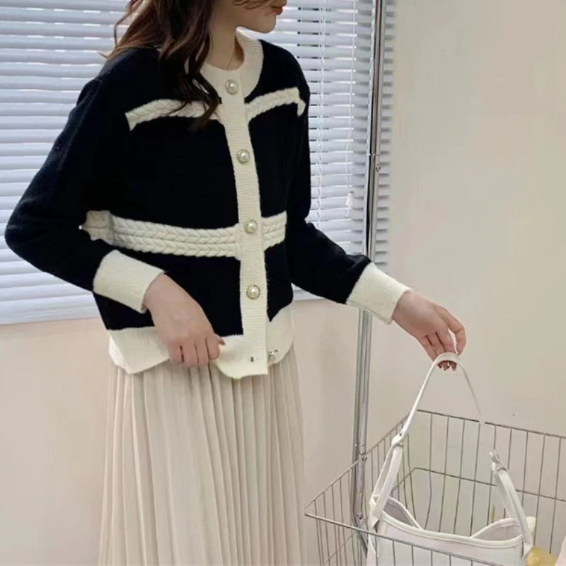 Autumn and Winter Women\'s Cardigan Jumper Temperament Round Neck Splicing Jacket 2024 Korean Version of The Casual Women\'s Tops