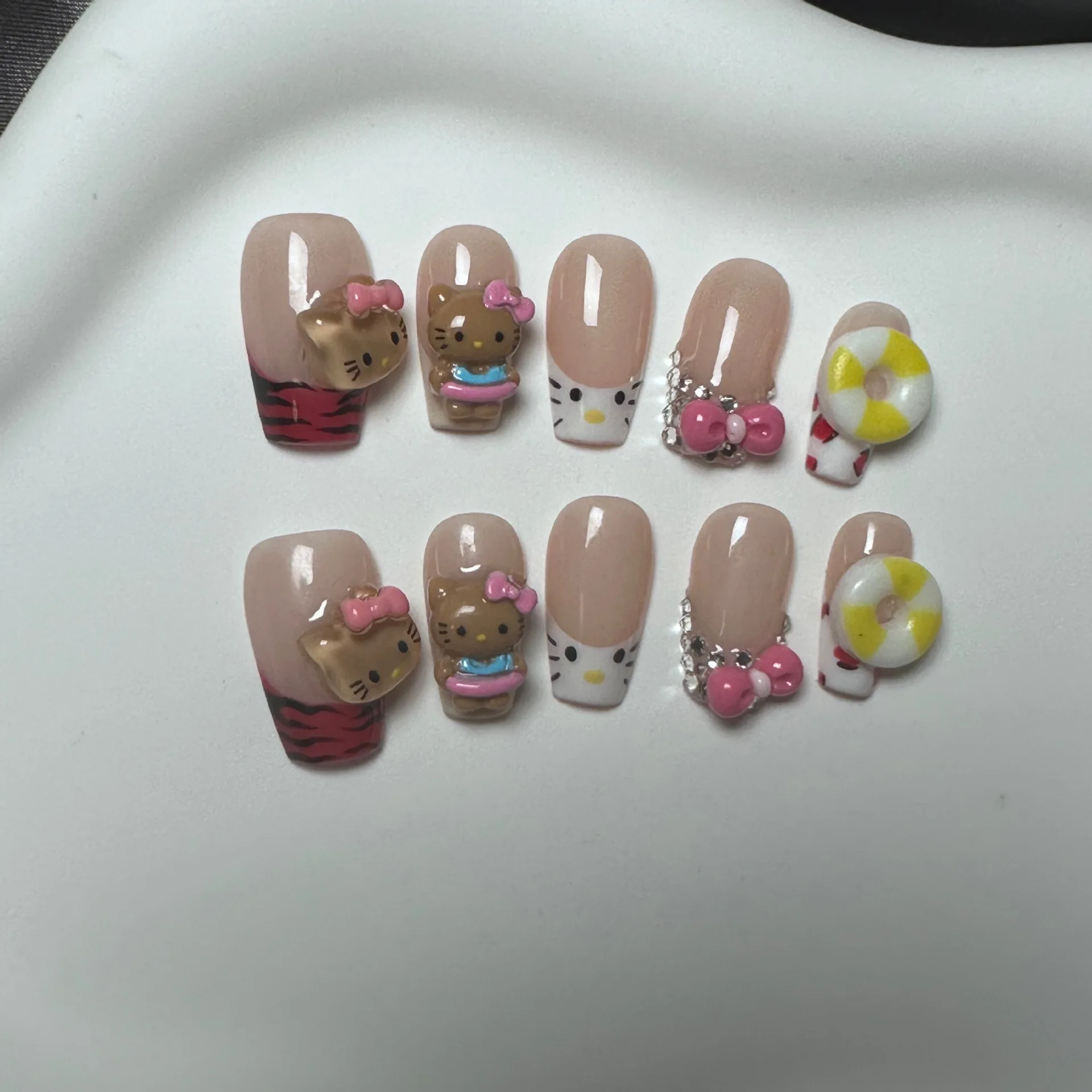 Fresh Summer Handmade Hello Kitty Wearing Nail Kawaii Leopard Print Holiday Beach Series Detachable Full Set Nail Holiday Gifts