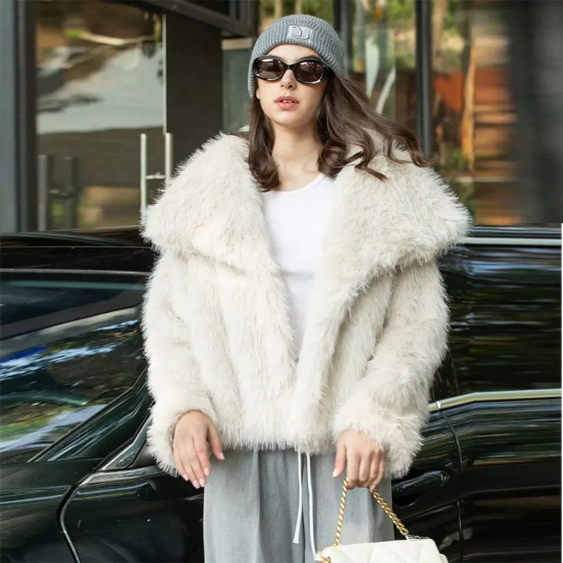Manteau en fausse fourrure pour femmes, nouveau hiver à la mode, revers ample, manches longues, fourrure et fourrure comme un Style élégant, 2025