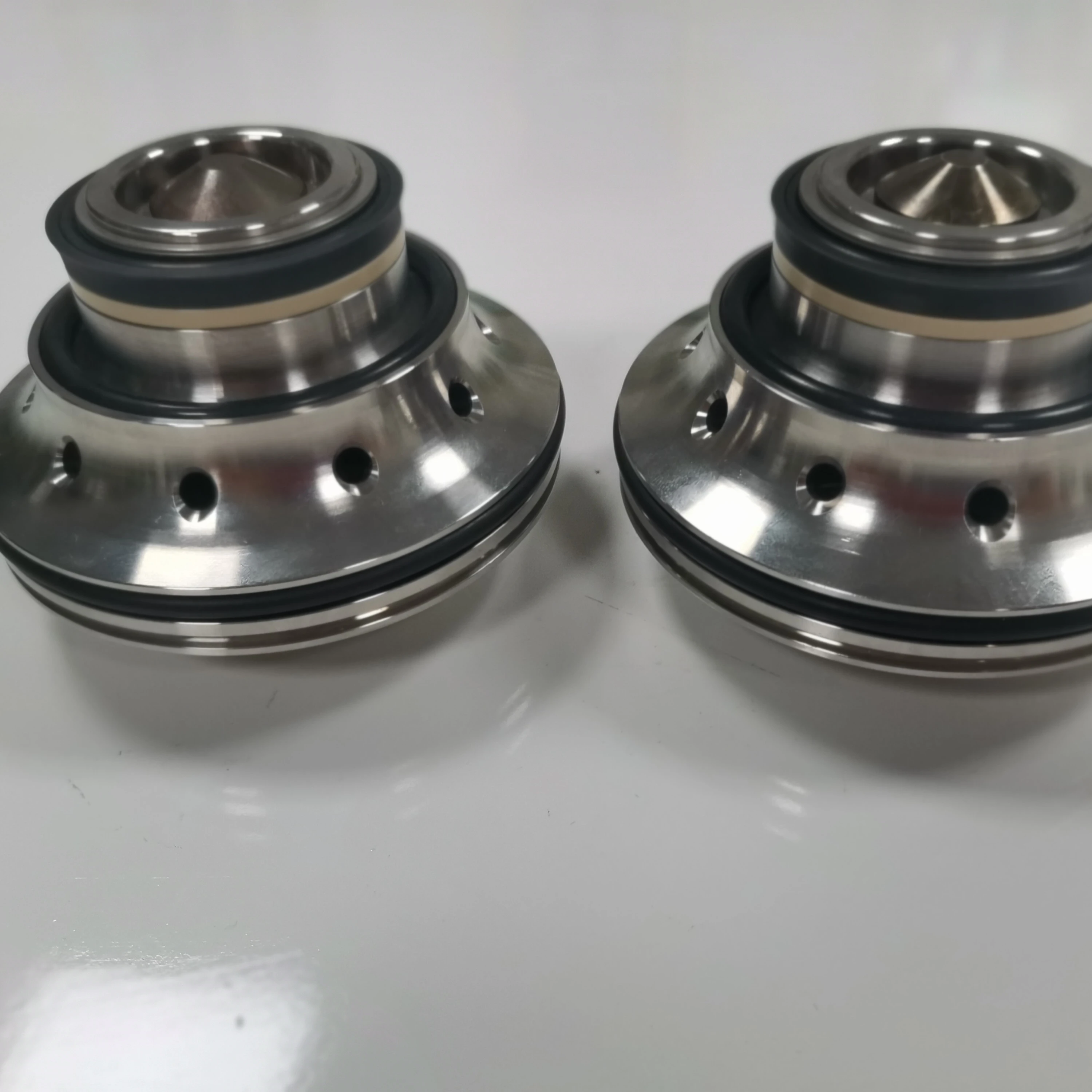 

Китайский производитель UHP Сосуд Водоструйная чистящая машина Компоненты 4240 Uni-Valve-JS53495