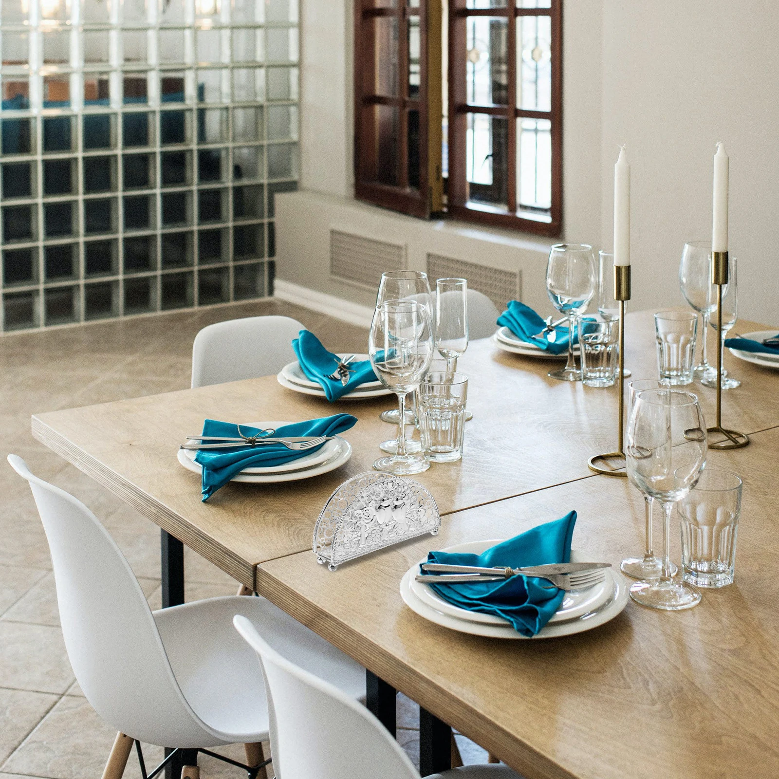 

Vintage Metal Paper Towel Holder Large Capacity Hollow Design Napkin Stand For Restaurant Cafe Home Decorative Table Tissue