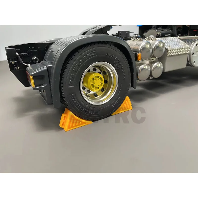 2pcs RC Truck Model Car Skid Wheel Chock for 1/14 Tamiya SCANIA 770S R620 VOLVO BENZ Arocs MAN TGX LESU Car Accessories