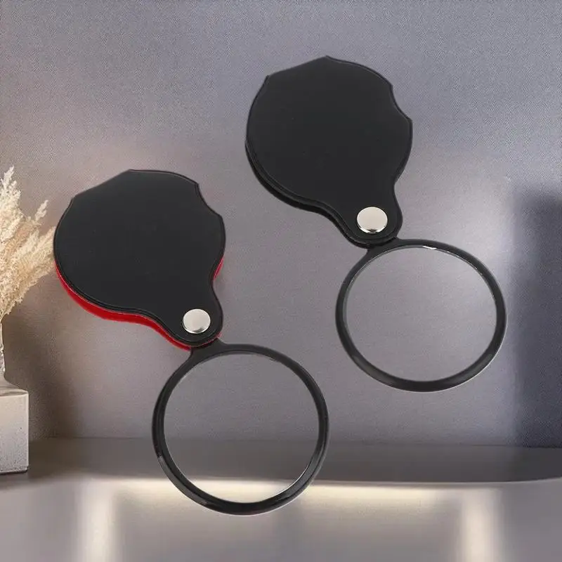 قارئ محمول قابل للطي مع تكبير صغير 8X، مغلف بالجلد، مثالي لعدسة المجوهرات، المقاسات تأتي في 50/60/70 مم