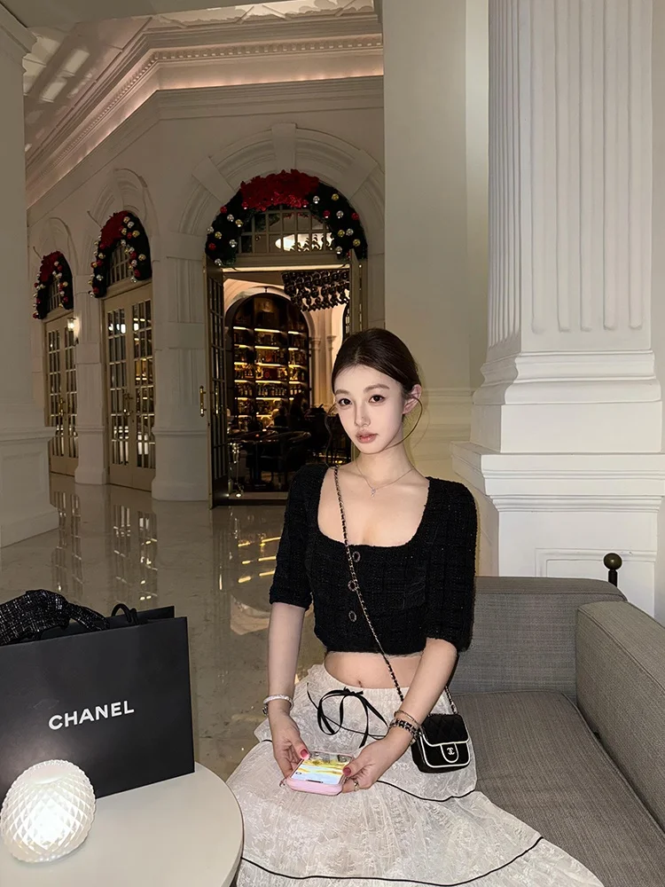 

Elegant Short Lace Top And High Waist Skirt Set for Women Beautiful Heavy Work Small Fashionable Two Piece Suit Polyester Fiber