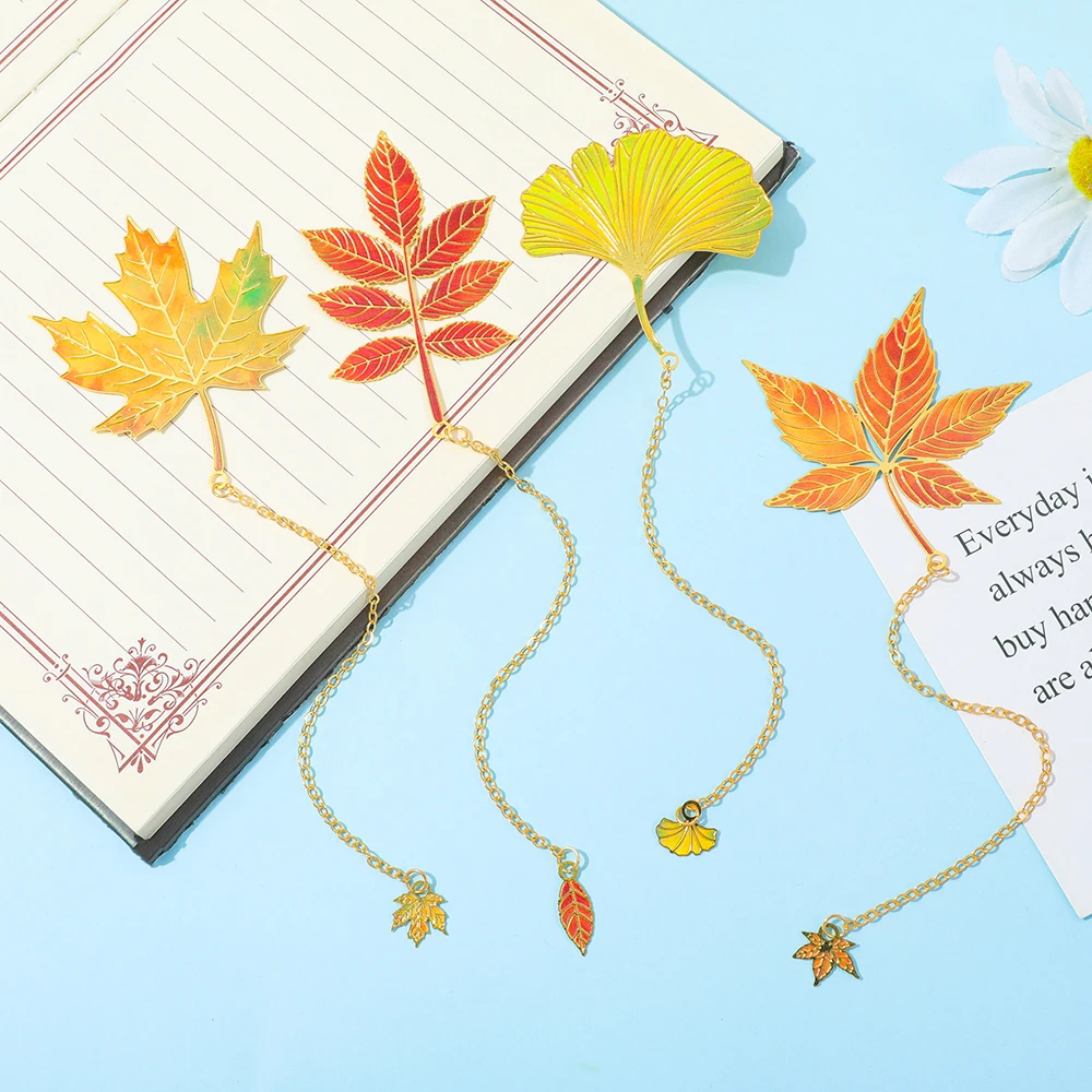 علامة مرجعية جميلة وفريدة من نوعها على شكل أوراق نباتية مع سلسلة، مناسبة لمحبي الكتب والكتاب كعلامة مرجعية عتيقة.