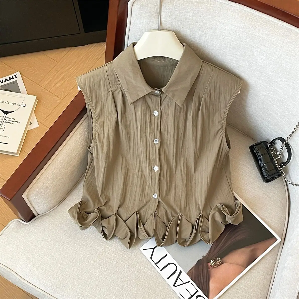 

2024 Summer New French Unique Doll Hem Width Sleeveless Short Shirt for Women Loose Versatile Sweet Slim Fit Women's Shirt