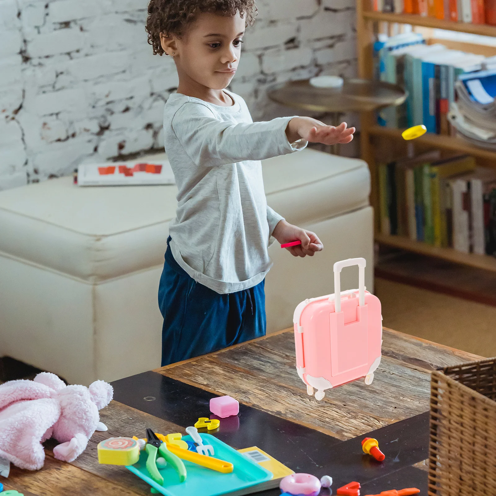

Mini Traveling Case Draw-Bar Box Smooth Surface Plastic Suitcase Small House Accessories Micro Landscape Layout Decoration
