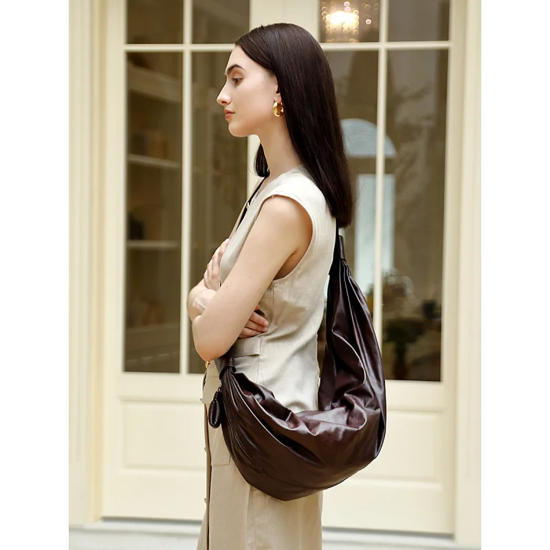 

Croissant Oil Wax Leather Versatile Casual Single Shoulder Crossbody Bag genuine leather bags for women New high quality moonbag