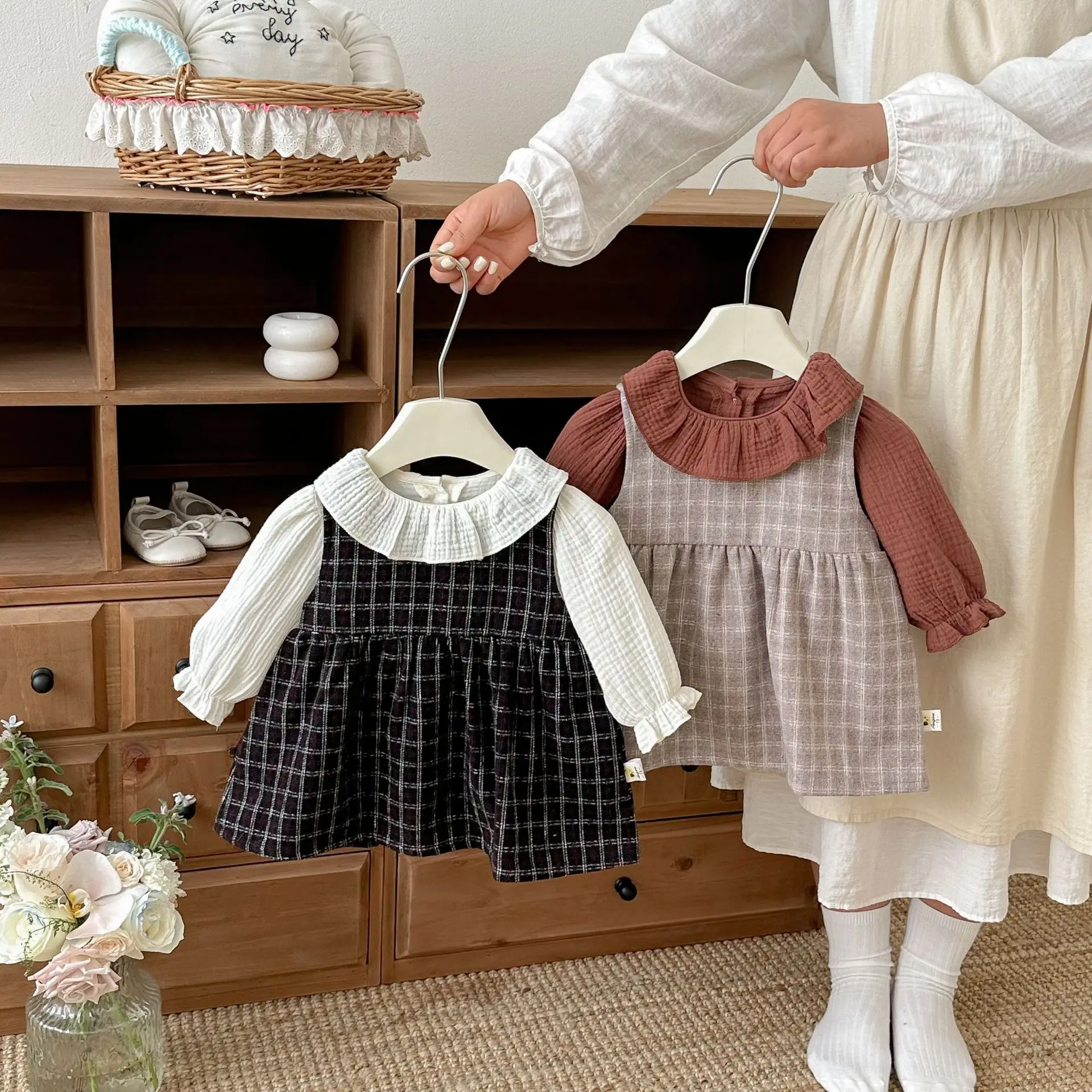 Girls' Spring Fashionable Foreign Style Vest Skirt Doll Collar Bottoming Shirt Two-piece Set Baby Girl Skirt