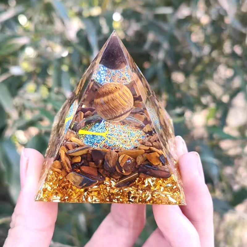 Pyramid Crystal Gravel Epoxy Resin Home Desktop Handmade Ornaments Gift Auspicious Feng Shui