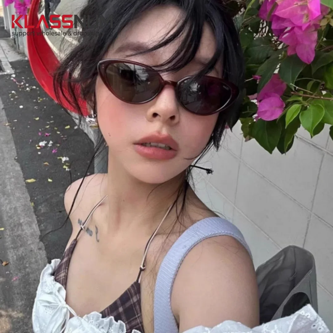 KLASSNUM Vintage Cat Eye Sunglasses Women Sexy Retro Small Cat Eye Sun Glasses Ins Style Eyewear for Female Shades UV400