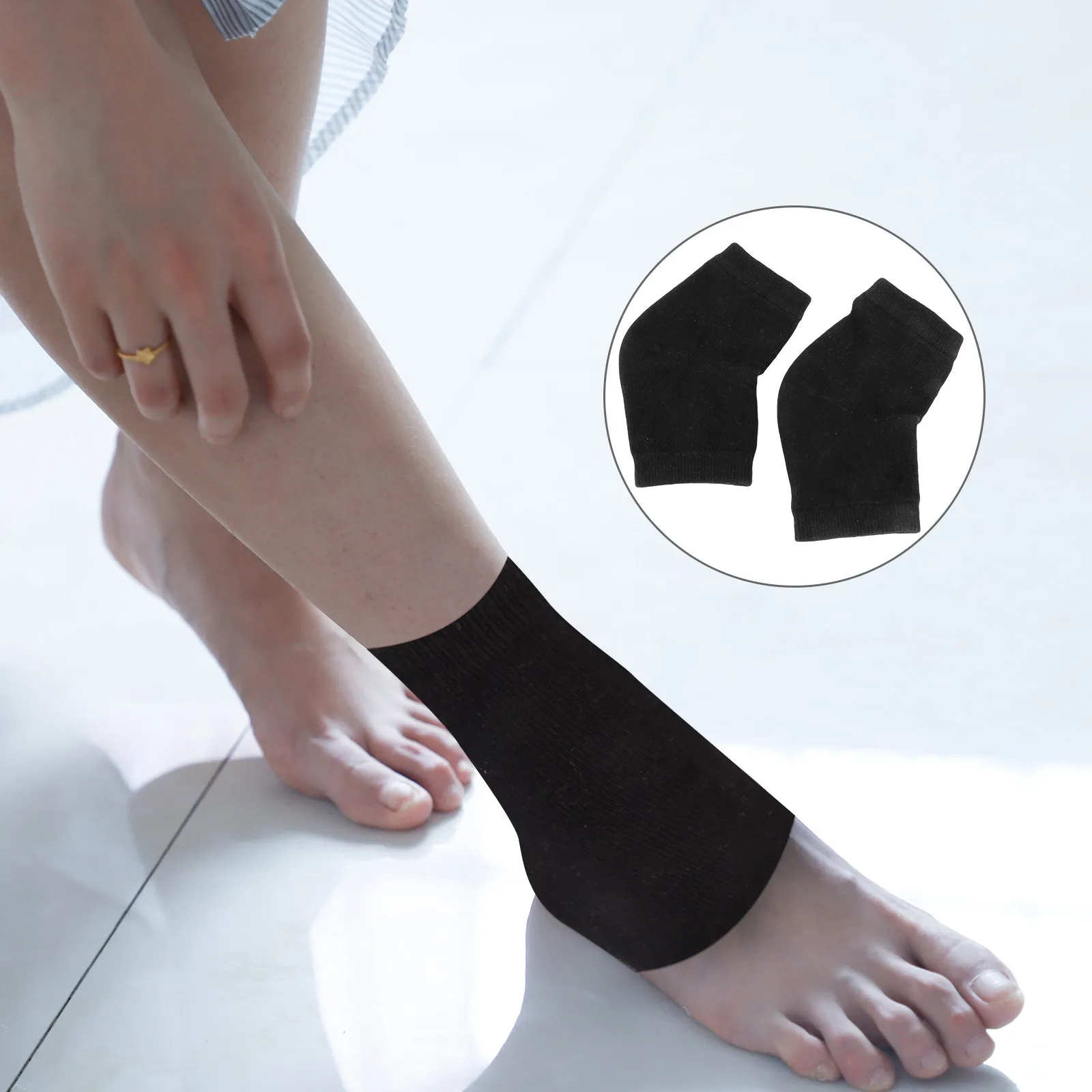2Pairs Anti-Crack Gel Socks with Interior Silicone Heel Pad for Intensive Moisturizing Overnight Foot Care Comfortable Non-Slip