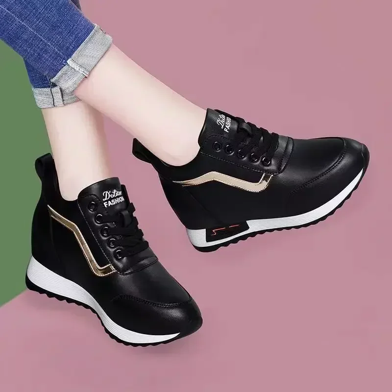 Sapatos de couro de fundo grosso versão coreana para mulheres, salto oculto, calçados esportivos femininos, moda casual, alta qualidade, venda