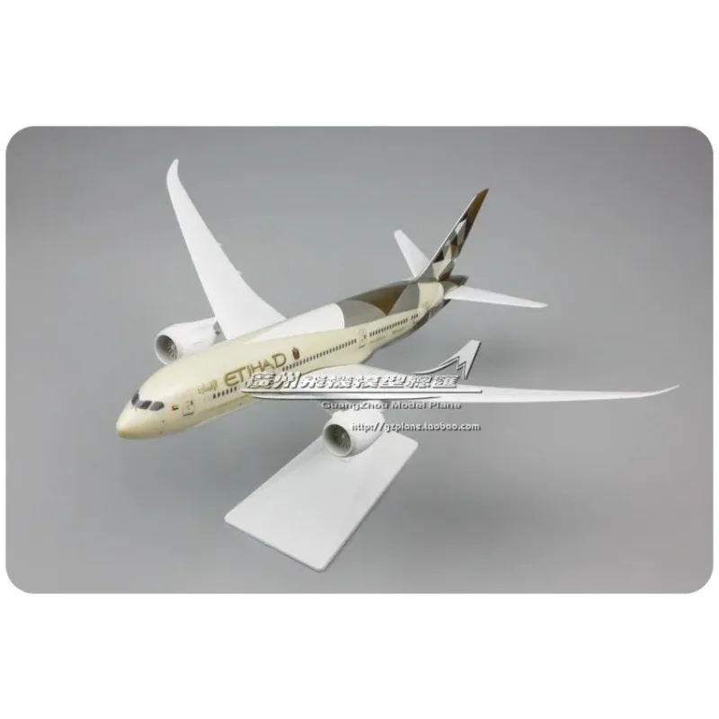 United Arab Emirates UAE Etihad Airways Boeing B787 plastic assembled aircraft model 1: 200 plane model for Xmas Birthday gift