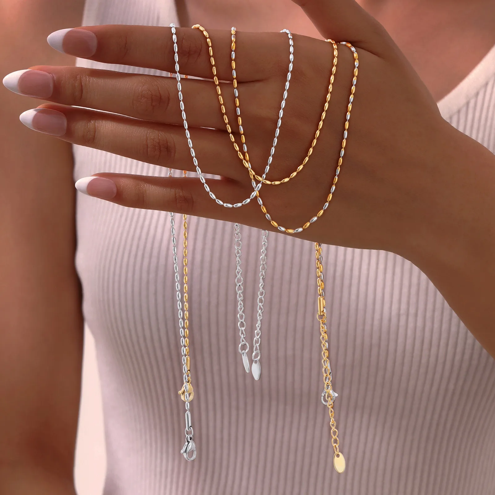 18 Karat vergoldete zweifarbige ovale Perlenkette für Damen, Schlüsselbein-Halskette aus Edelstahl, Modeschmuck-Geschenk – Detail 3