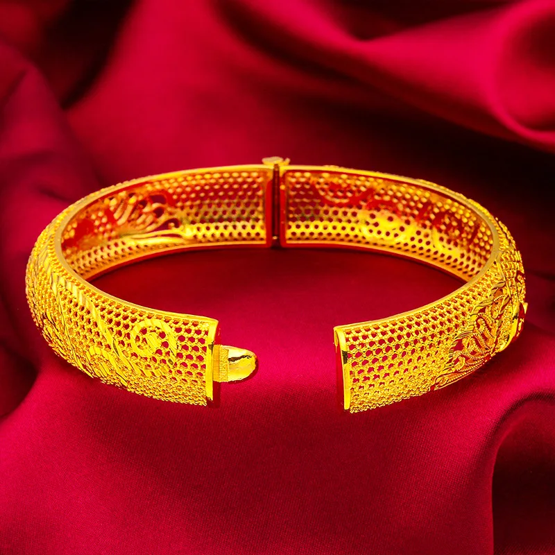 

Women's 24K Gold (AU999) Peacock Clasp Bracelet | Liquid gold peacock, gold-inlaid with feather symbols