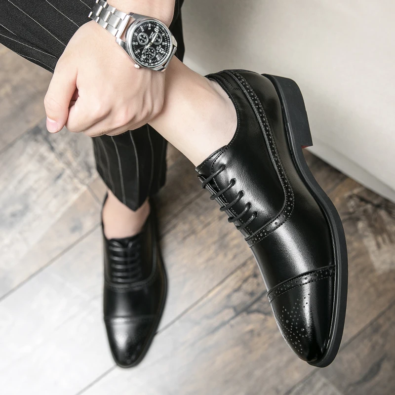 Men Oxfords Shoes outdoor Male Formal Shoes Patent leather Men Brogues Shoe Lace-Up Bullock Business Dress shoes big size 48