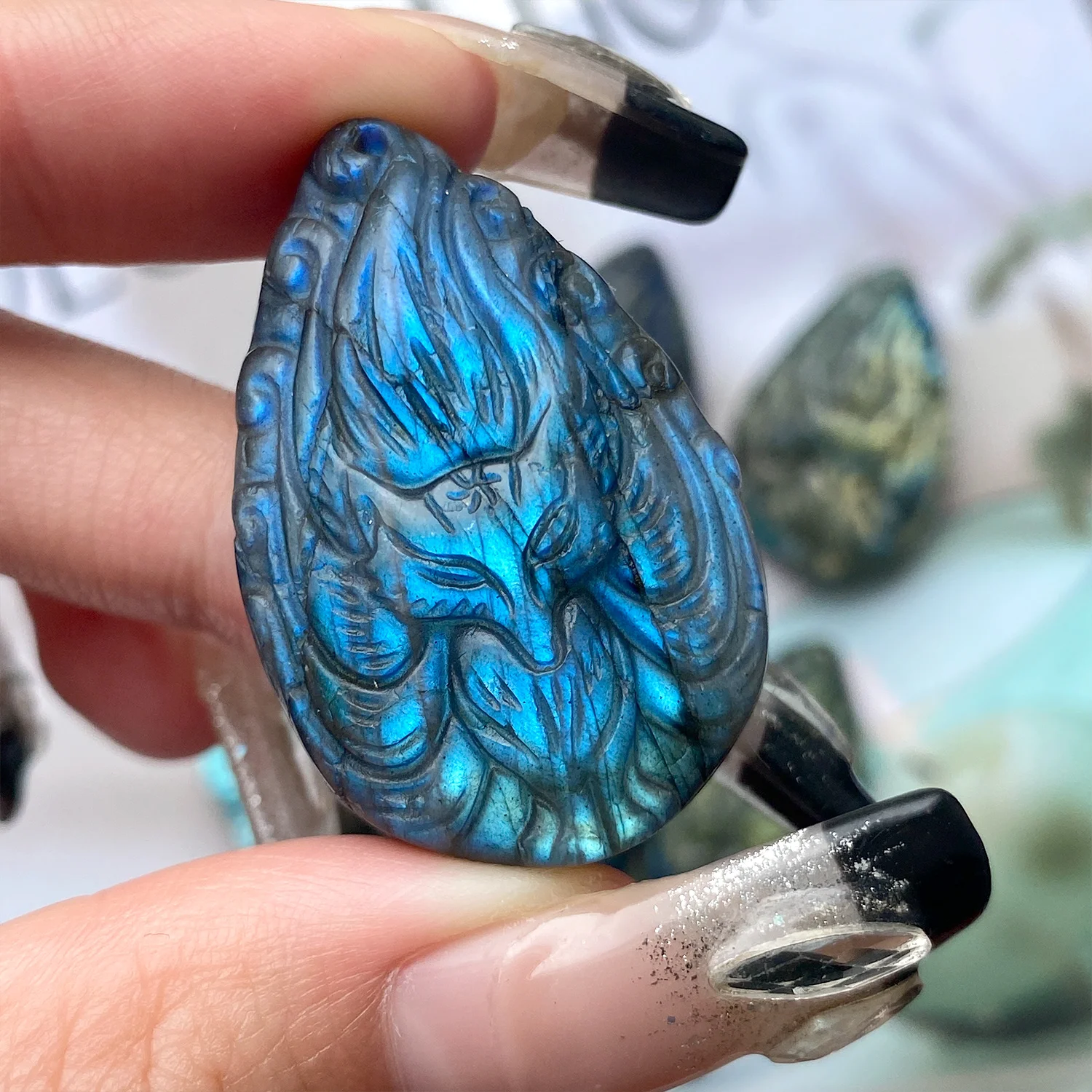 1pc Natural High-quality Nine-Tailed Fox Labradorite Blue Light Raindrop Shaped Fox Carving Healing Ornaments.