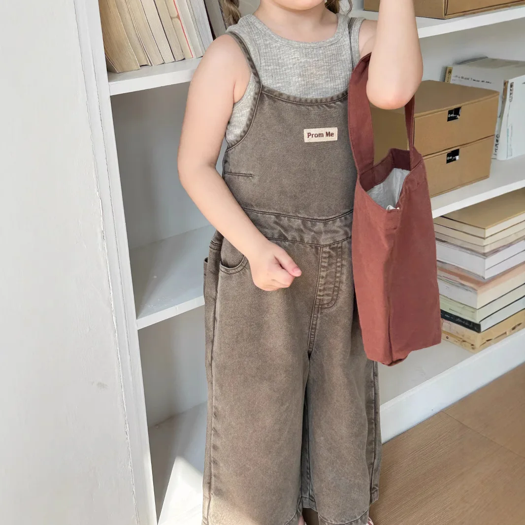 

2025 year spring/summer new girls' and children's knitted vests fashion denim overalls two-piece set of jeans