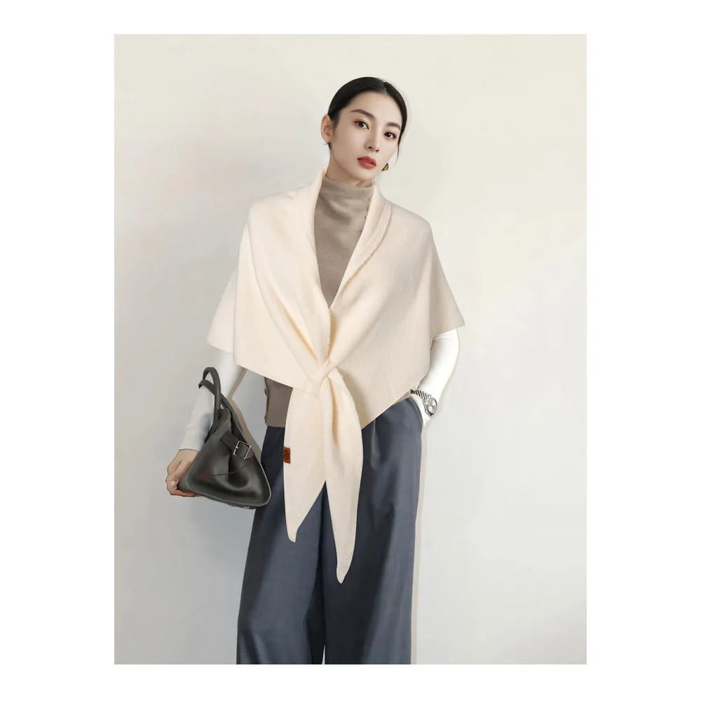 

Women's triangular scarf cashmere knit autumn and winter simple style scarf high-quality soft and comfortable cashmere scarf