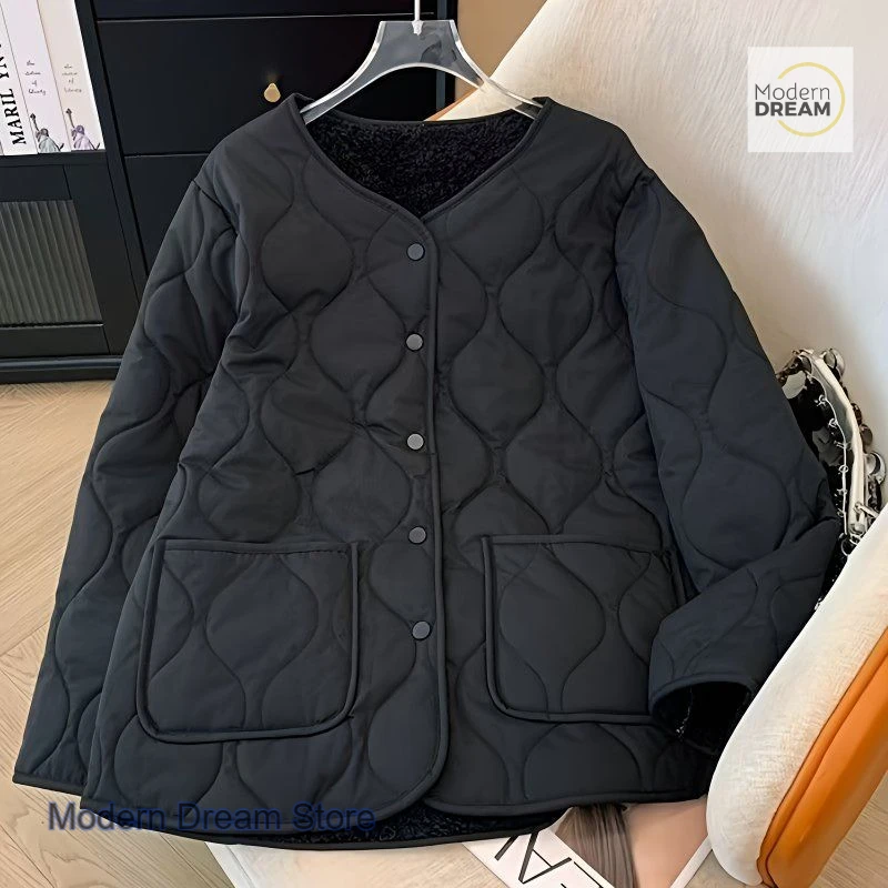 Kurtka damska w kratę w stylu koreańskim, luźna, ocieplana bawełną, nowa kolekcja jesień-zima, casualowa, uniwersalna, modna, pogrubiona kurtka ocieplana bawełną.