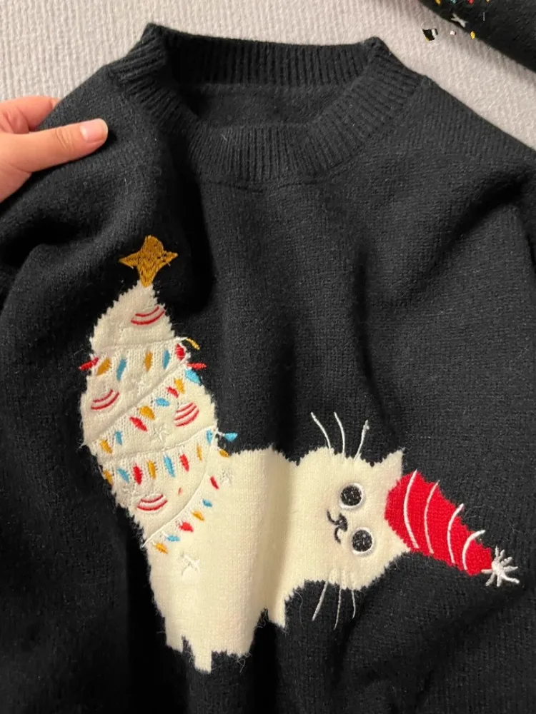 Korobov round neck Christmas cat embroidered pullover sweater women\'s new autumn and winter loose sweet all-match knitted top