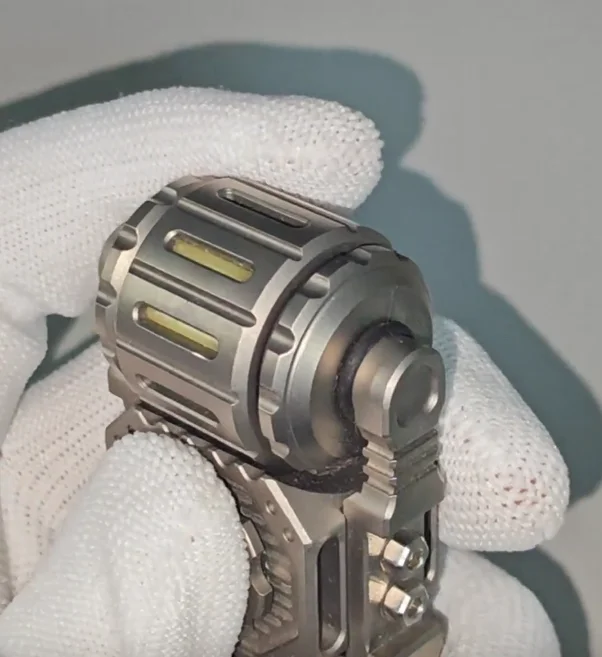 Used EDC Xiao Zhao hollowed out Chelsea titanium rainbow spinner Fingertip gyroscope Decompression toys